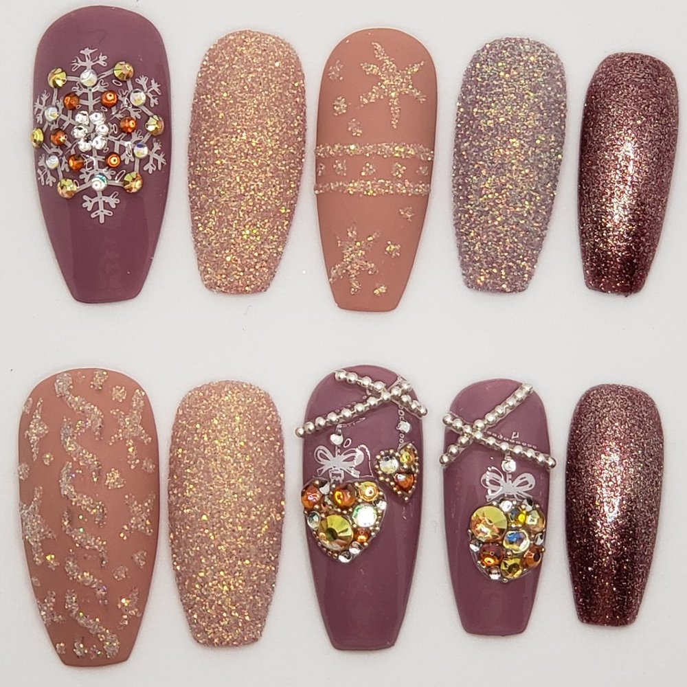 Christmas Press on Nails - Picture 1 of 12